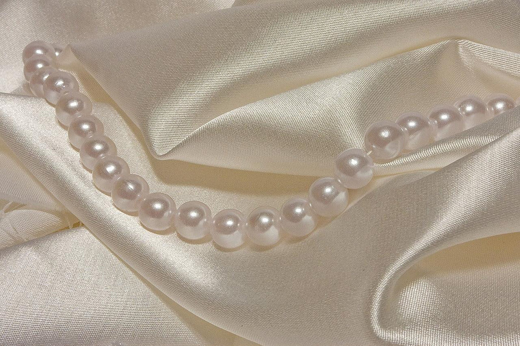 Pearls Unveiled: Types, Colors, Benefits, and Care Tips