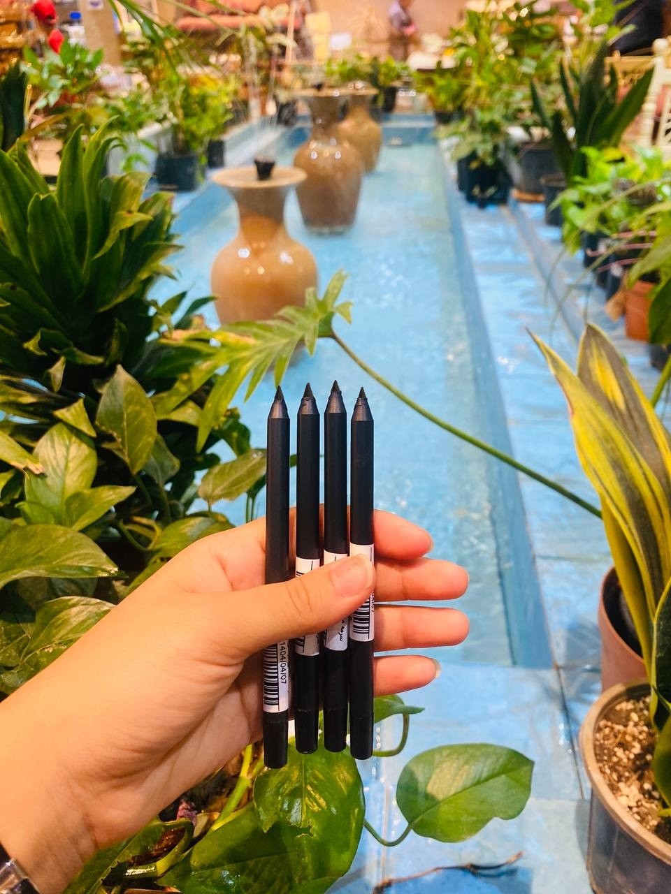 traditional kohl eyeliner, natural eye cosmetic, soft kohl liner, easy to apply kohl, sharpenable kohl pencil, lightweight kohl eyeliner