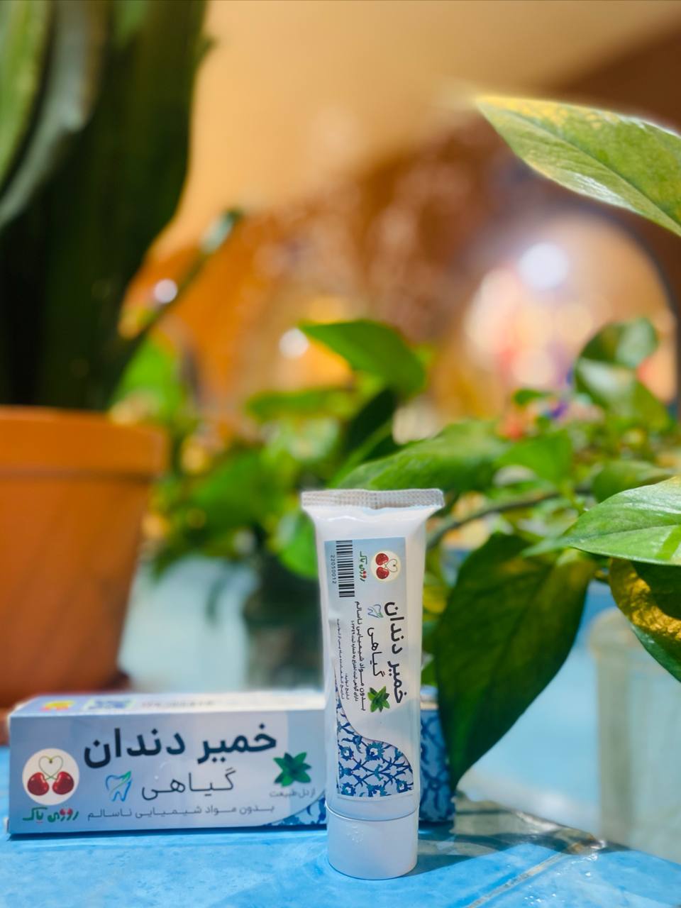 herbal toothpaste, natural toothpaste, organic toothpaste, fluoride-free toothpaste, chemical-free toothpaste, toothpaste tube, natural oral care