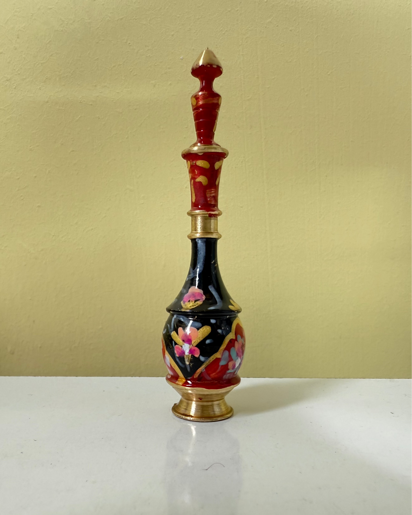 red kohl container, hand-painted brass surma bottle, traditional eyeliner holder, artisanal kohl jar